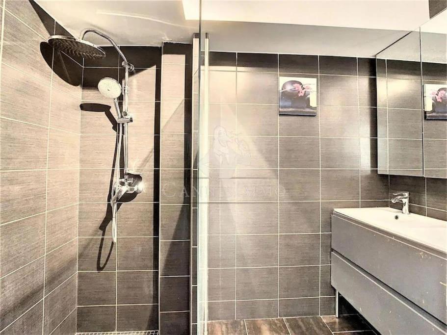 Grand 2 Pieces- Marche Forville Apartment *